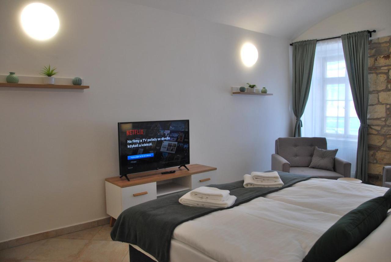 White Swan Boutique Apartments Prague Exterior photo
