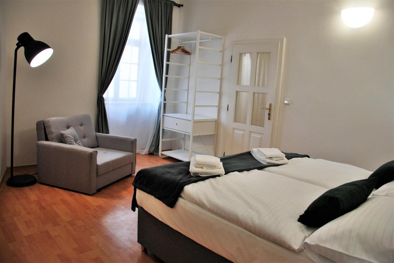 White Swan Boutique Apartments Prague Exterior photo