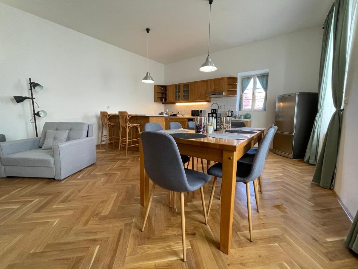 White Swan Boutique Apartments Prague Exterior photo