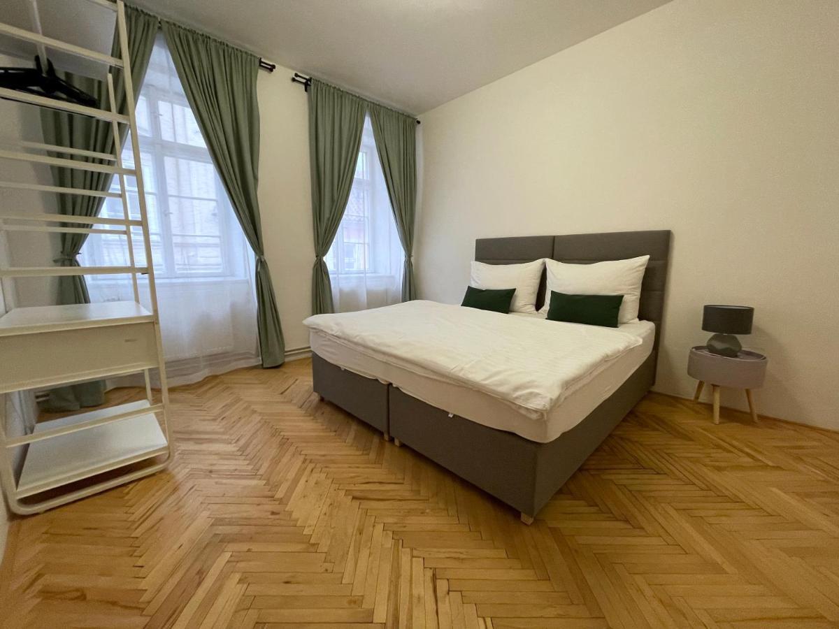 White Swan Boutique Apartments Prague Exterior photo