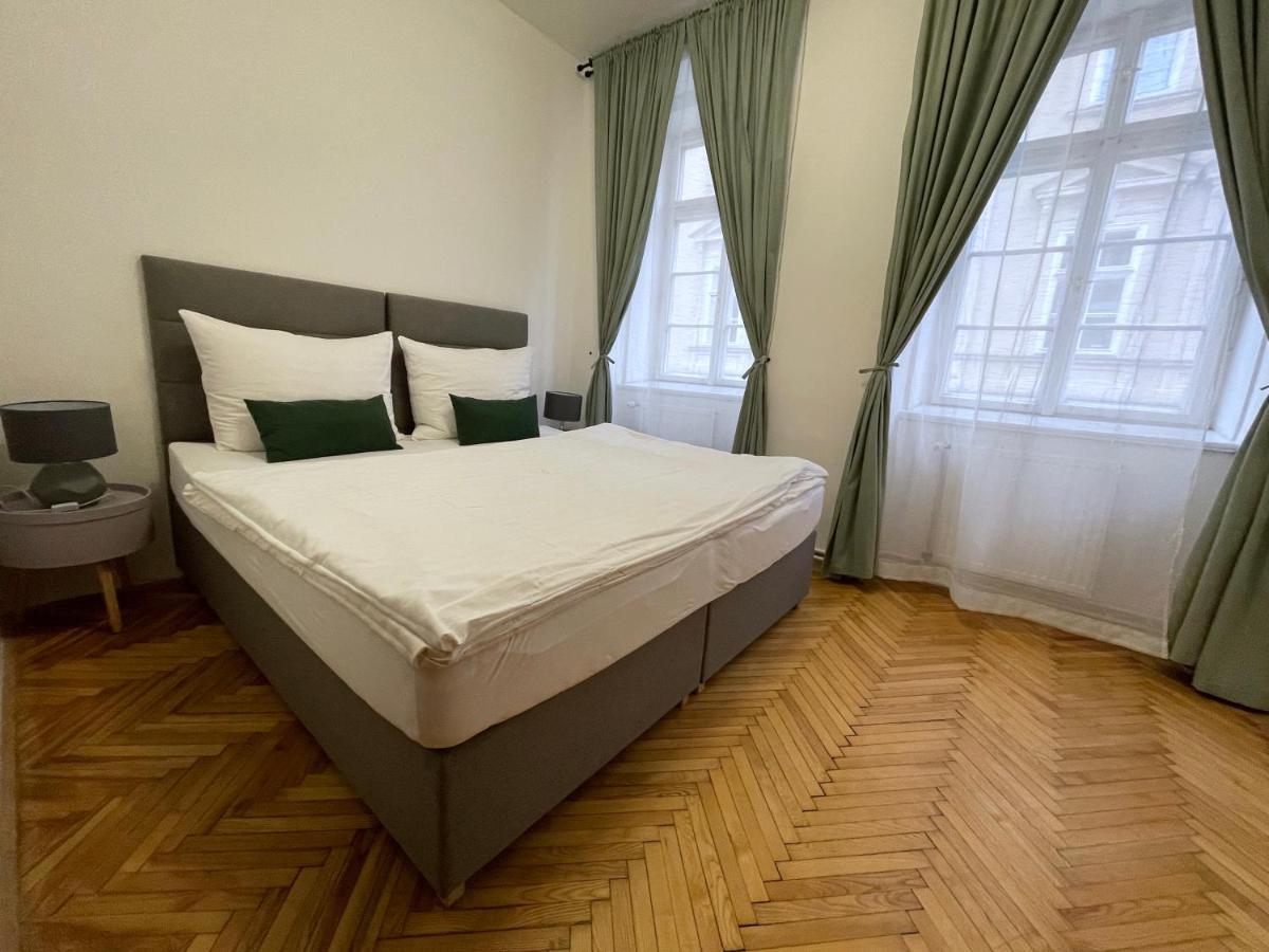 White Swan Boutique Apartments Prague Exterior photo